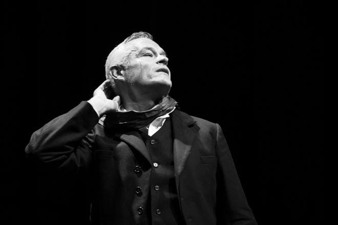 Gabriel Suovasen karisma vakuutti Korsholman Musiikkijuhlien Ringen-konsertissa. Kuva: Johan Hagström