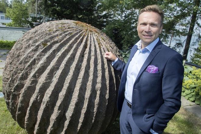 OP-ryhmän pääjohtaja Timo Ritakallio odottaa, että kalliit kehittämishankkeet alkavat kantaa hedelmää ja parantaa tulosta jo ensi vuodesta alkaen. Kuva heinäkuun puolivälistä. KUVA: MAURI RATILAINEN
