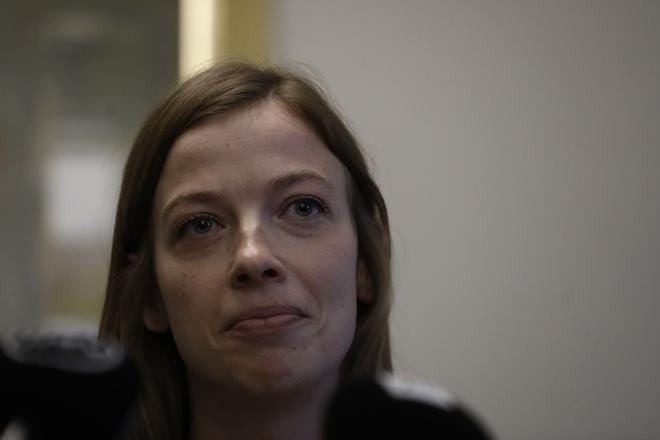 Vasemmistoliiton puheenjohtaja Li Andesson vakuuttaa, että ay-liikkeen edustajat tietävät olevansa vasemmistoliiton neuvotteluryhmässä edistämässä puolueen tavoitteita. KUVA: JOEL MAISALMI