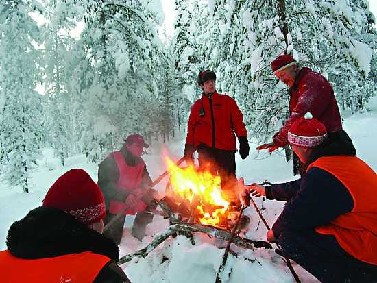 Aktiivinen osallistuja. Myös Ruki pistää turpansa peliin, kun Jussi ja Jouko Iivari sekä Hannu Molkoselkä tutkivat kartalta, mihin mennään.