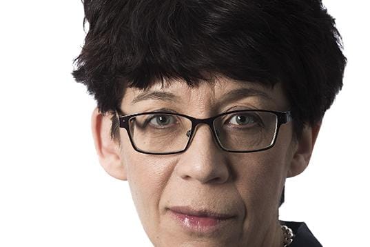 Pohjalaisen toimittaja Minna Kallasvuo. Esseekuva