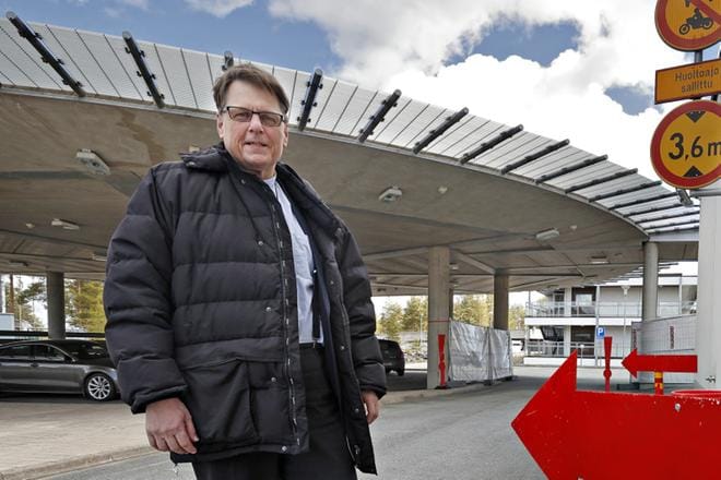 Etelä-Pohjanmaan sairaanhoitopiirin COVID-19 johtoryhmä päätti poikkeuksellisesti ilmoittaa Etelä-Pohjanmaalla tähän mennessä ilmaantuneet neljä koronakuolemaa korostaakseen pandemian vakavuutta ja ehkäisytoimenpiteiden tärkeyttä. Ylilääkäri Matti Rekiaro koordinoi Etelä-Pohjanmaan sairaanhoitopiirin koronatiedotusta. ARKISTOKUVA: KARI LÖFHJELM KUVA