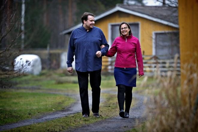 Anssi ja Taru Rantala odottavat jo Linnan juhlia. Kutsun toi emännän Vuoden luontokuva 2018 -palkinto. KUVA: TOMI KOSONEN