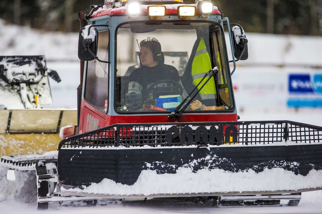 Marko Eskolan lisäksi Raahen kaupungilla on toinen latukoneen kuljettaja.