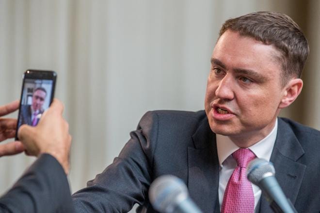 Viron entisen pääministerin Taavi Rõivaksen epäillään syyllistyneen seksuaaliseen ahdisteluun virolaisen liikemiesvaltuuskunnan Malesian-matkalla. Hän on esittänyt julkisen anteeksipyynnön. KUVA: STEPHANIE LECOCQ / EPA