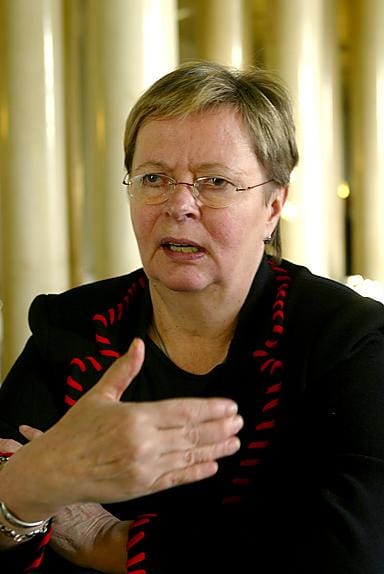 Valiokunnan puheenjohtaja Liisa Jaakonsaaren mukaan EU:n puheenjohtajamaalla on moraalinen velvollisuus osallistua rauhanturvaoperaatioon.