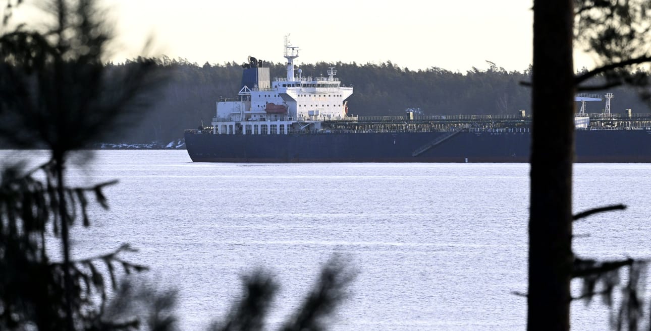 KRP epäilee Eagle S -tankkeria Suomen ja Viron välisen Estink 2 -sähkönsiirtoyhteyden sekä useiden datakaapeleiden vaurioittamisesta. LEHTIKUVA / HEIKKI SAUKKOMAA
