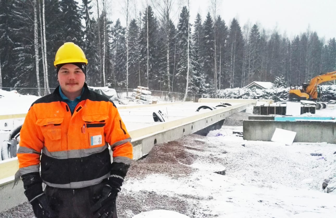 Lumijokinen Antti Mikkola on tyytyväinen, että löysi työpaikan liminkalaisesta yrityksestä. Työmaa löytyy tällä hetkellä Keravalta.