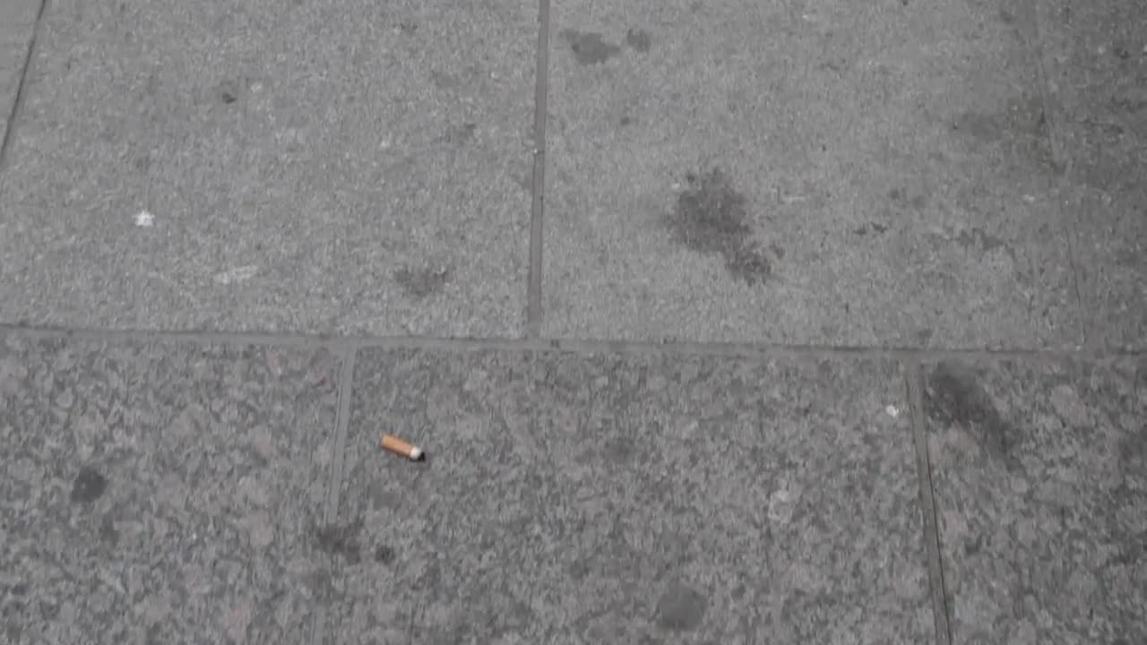 Rotuaarin pinta puhdistetaan kuivajäällä