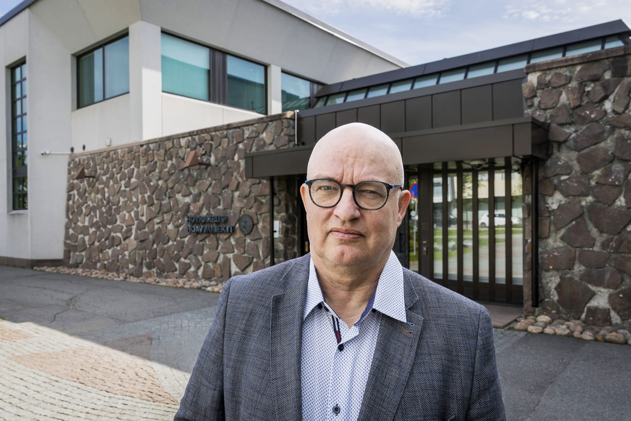 Yksi hovioikeuden presidentin keskeisimpiä tehtäviä on riittävistä resursseista huolehtiminen, missä Jyrki Kiviniemi uskoo onnistuneensa varsin hyvin. Se on vaatinut muun muassa hyviä suhteita oikeusministeriöön ja Tuomioistuinvirastoon. – Olen ollut rehellinen ja sanonut realiteetit aina suoraan. Tärkeintä on pystyä perustelemaan kantansa.