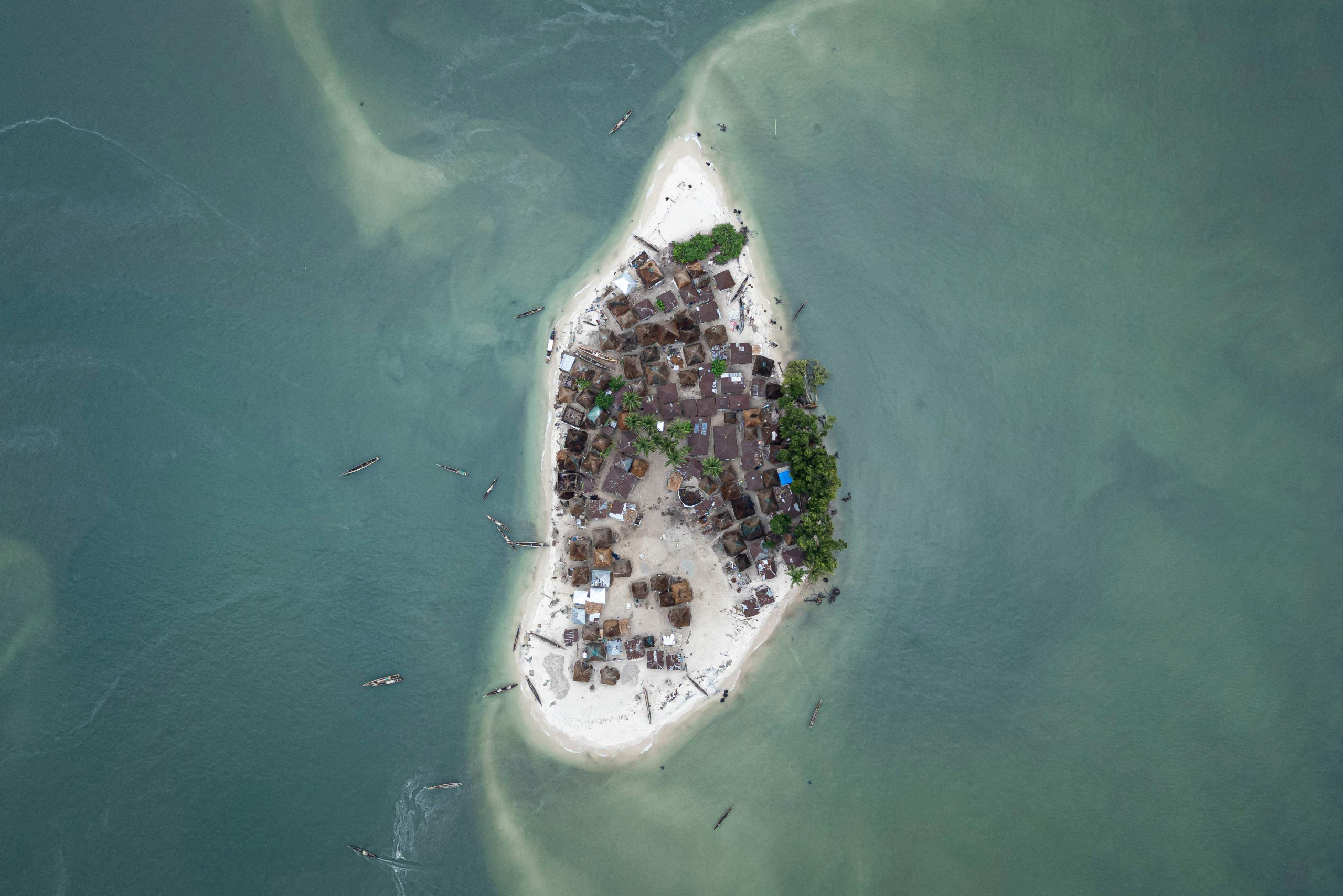 Meri nousee ja paratiisisaari käy mahdottomaksi asua – "Kun meri käy ylitse, kaikki menee"