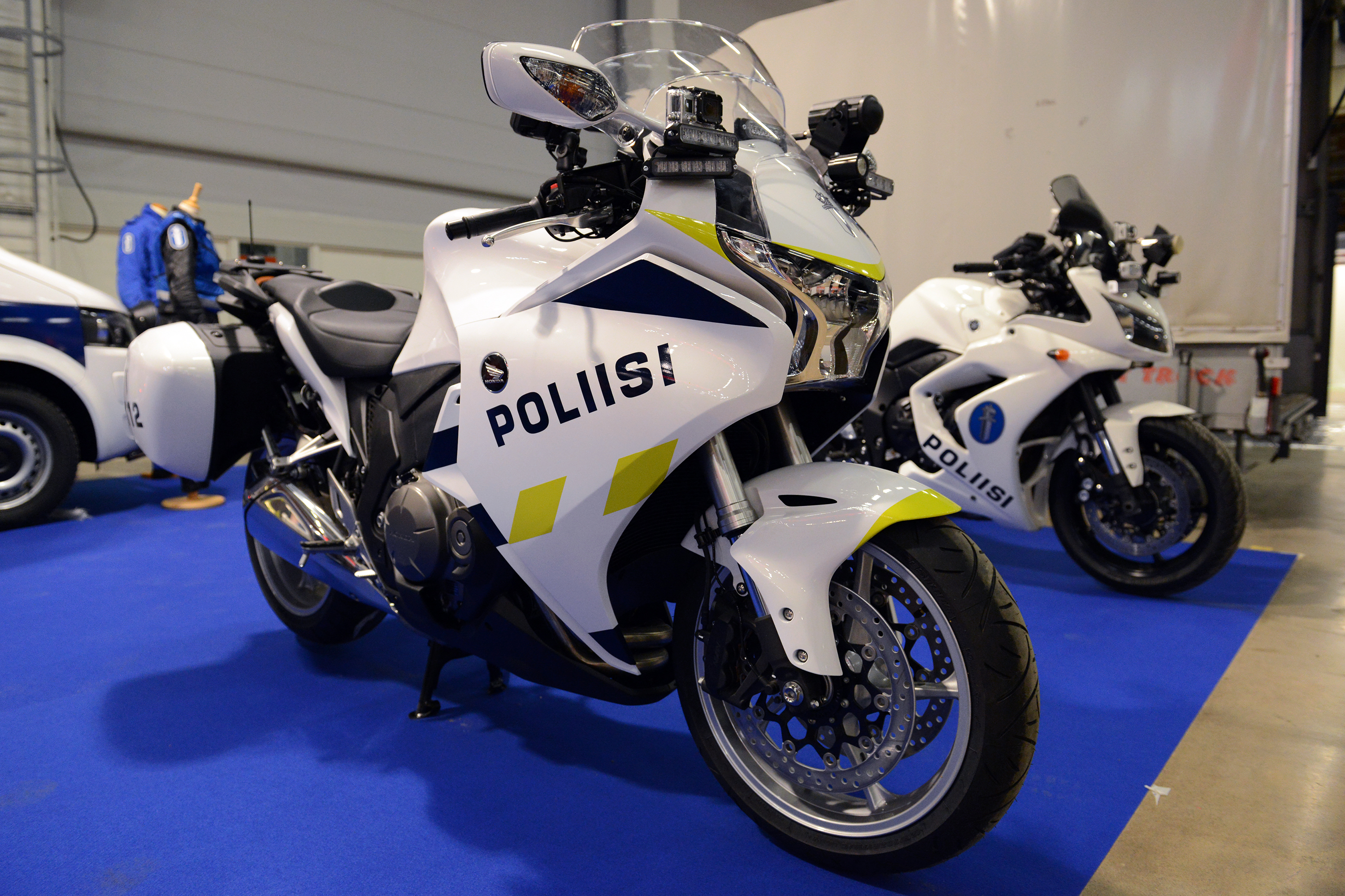 Poliisi liikkuu monien useiden kulkijoiden tapaan kahdella kumipyörällä. Arkistokuva.