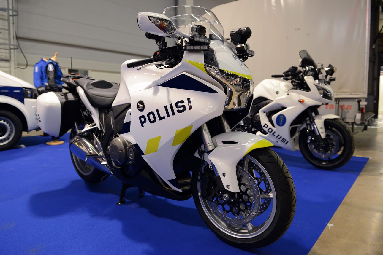 Poliisi liikkuu monien useiden kulkijoiden tapaan kahdella kumipyörällä. Arkistokuva.
