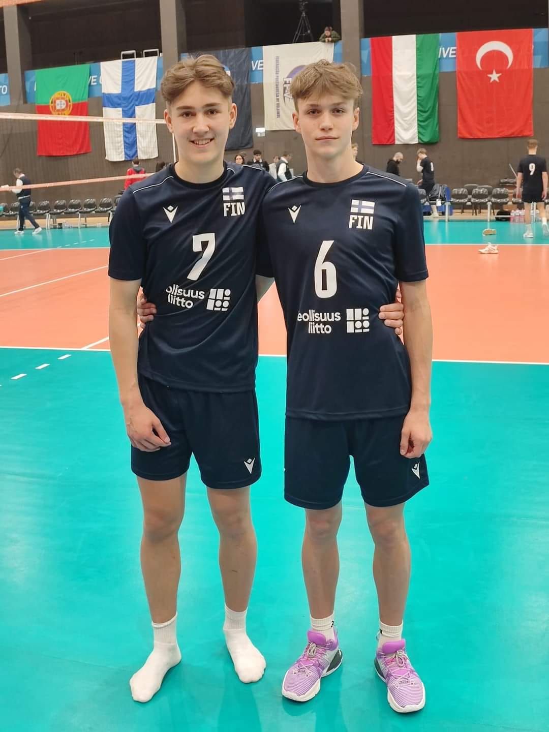 Viktor ja Konsta Viljamaa edustivat viime keväänä Suomea menestyksekkäästi lentopallon U17 EM-karsinnoissa.