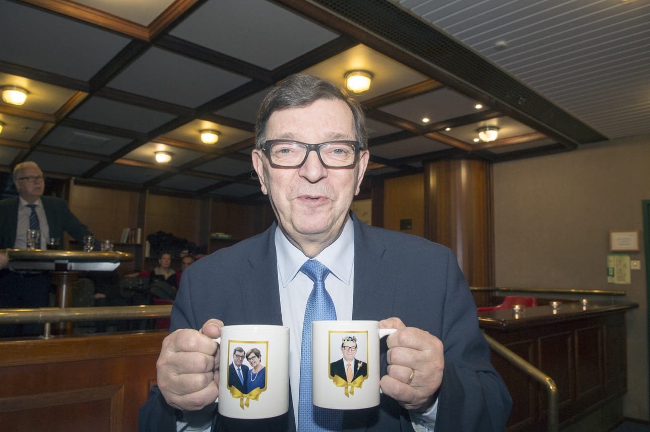 Politiikan konkari Paavo Väyrynen rökitti odotetusti keskustan ehdokkaan Matti Vanhasen.