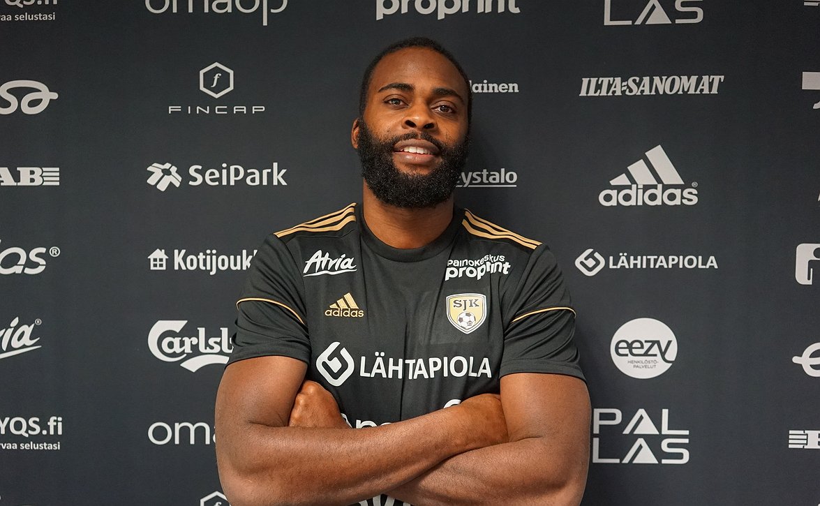 Bradfordin ex-kapteeni Hope Akpan vahvistaa SJK:n keskikenttää