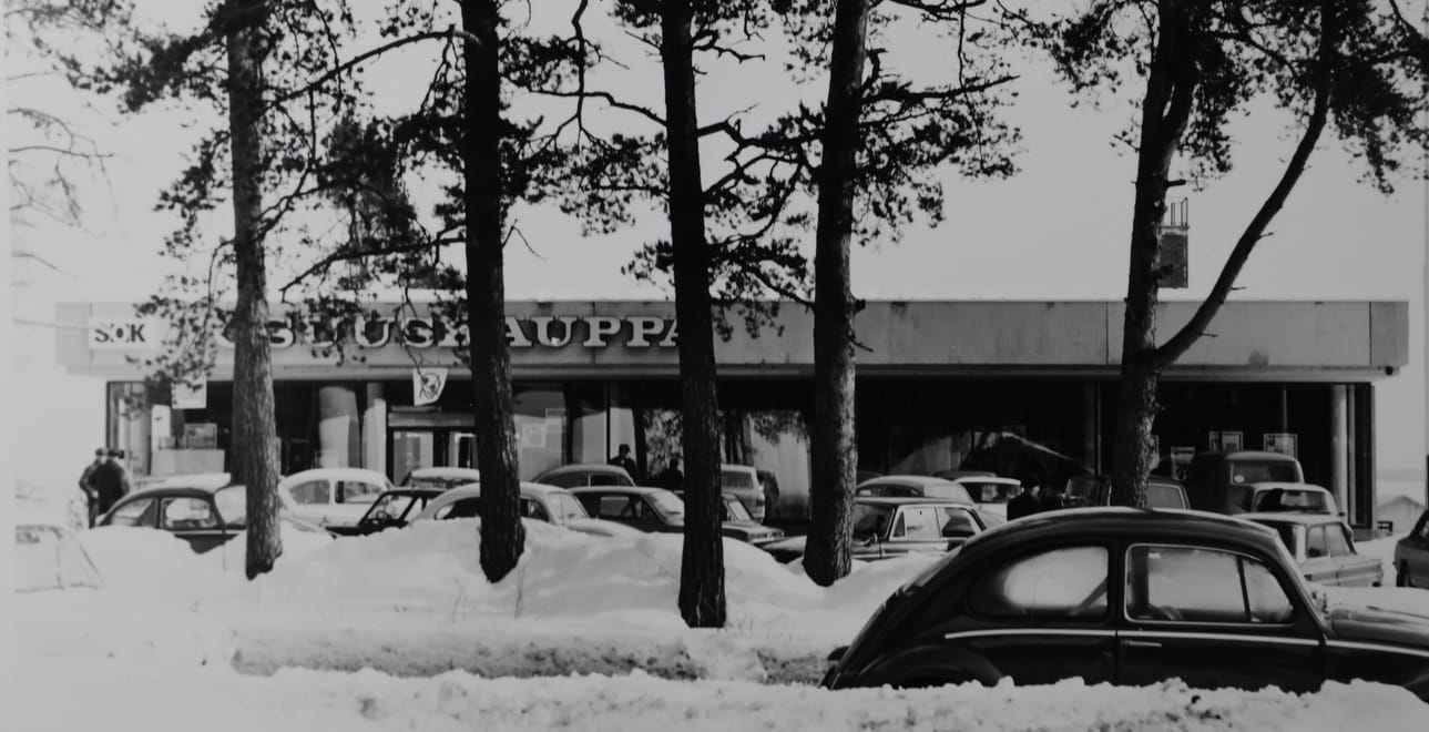 Kuvan takana lukee, että kyseessä olisi Alahärmän Osuuskaupan myymälä.