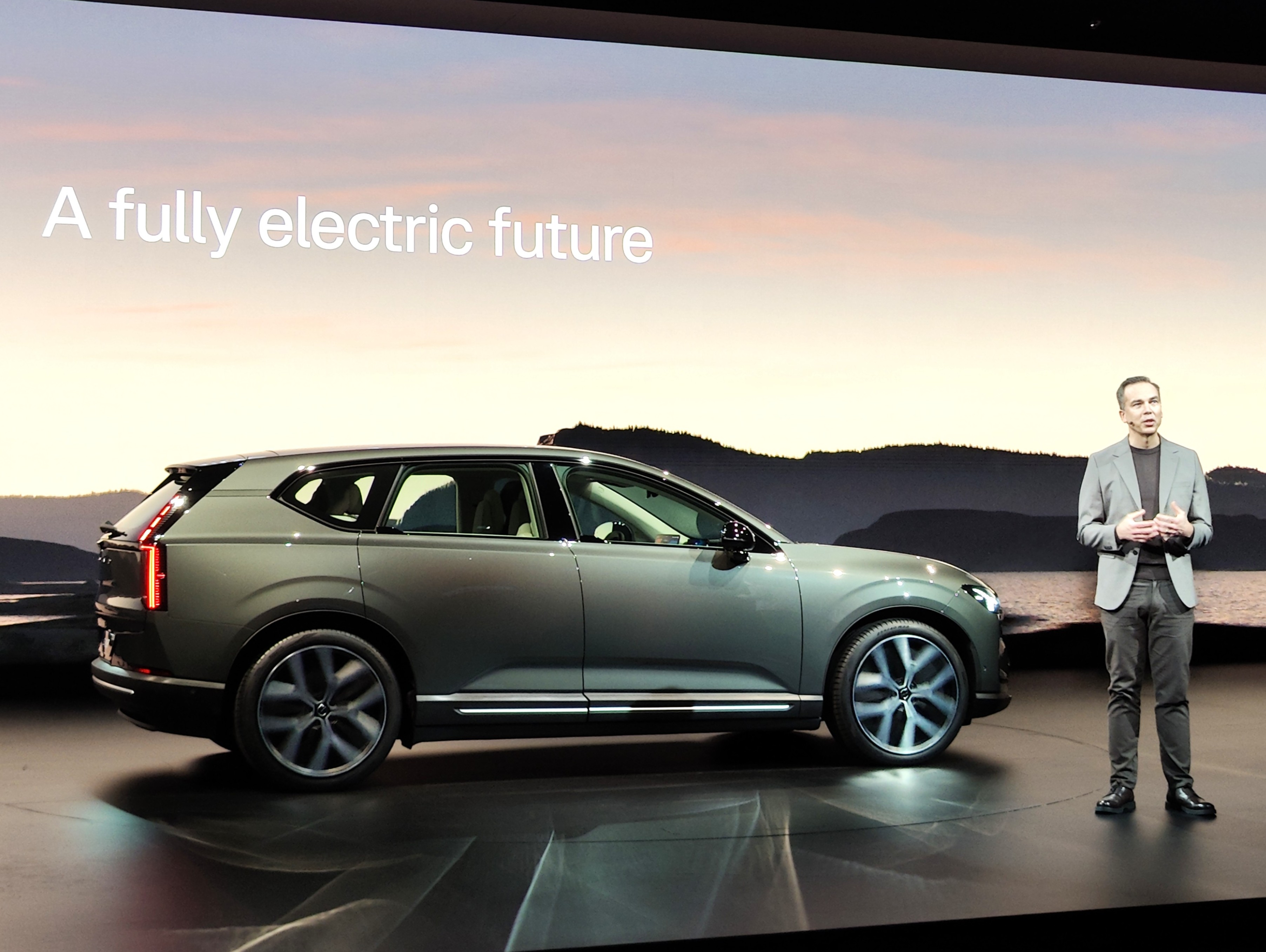 Ruotsalaisen huipputuotteen ensi-ilta – Volvon tärkein uutuusmalli vuosiin on suora haaste saksalaisille