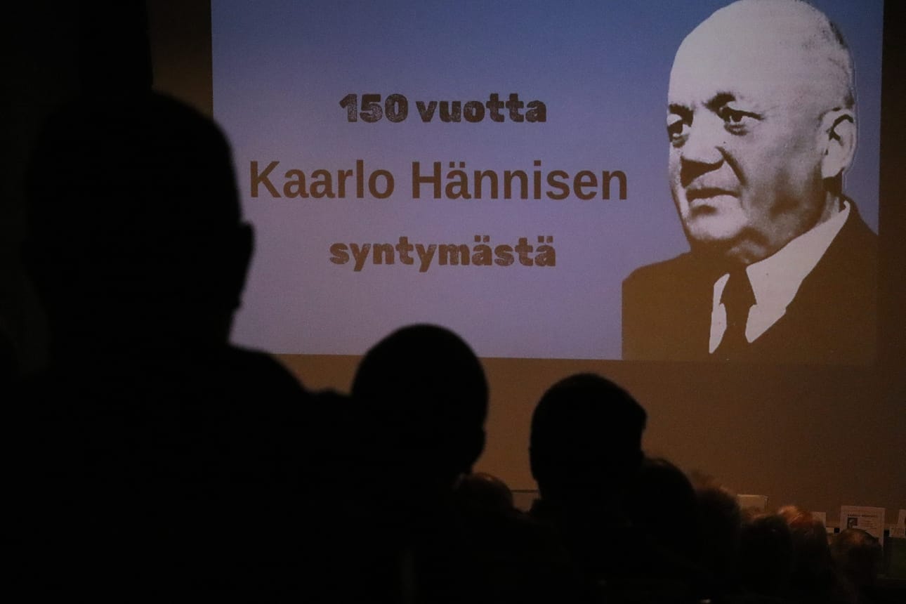 Kuusamo-opistolla juhlistettiin 150 vuotta sitten syntynyttä Kaarlo Hännistä lauantaina 24. lokakuuta.