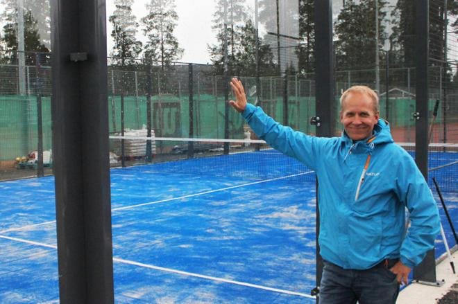 Toimitusjohtaja Jussi Töyrylä on tyytyväinen, että Urheiluopisto saa vihdoin suurta suosiota saavuttaneen lajin myös Kuortaneelle. KUVAT: TIIA ETELÄMÄKI
