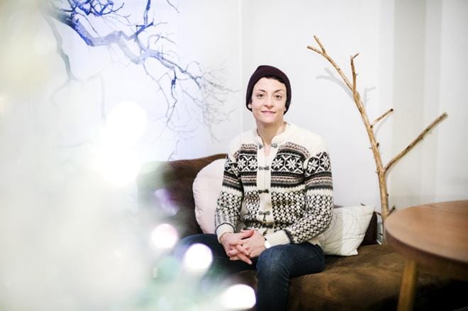 Yhtä suomalaisten perinteisimmistä jouluruoista, joulukinkkua, Sylvie Aibeche ei pääse kokemaan vegaaniutensa vuoksi. Sen sijaan suunnitelmissa on kokeilla eräänlaista marinoitua tofua. KUVA: KRISTA LUOMA