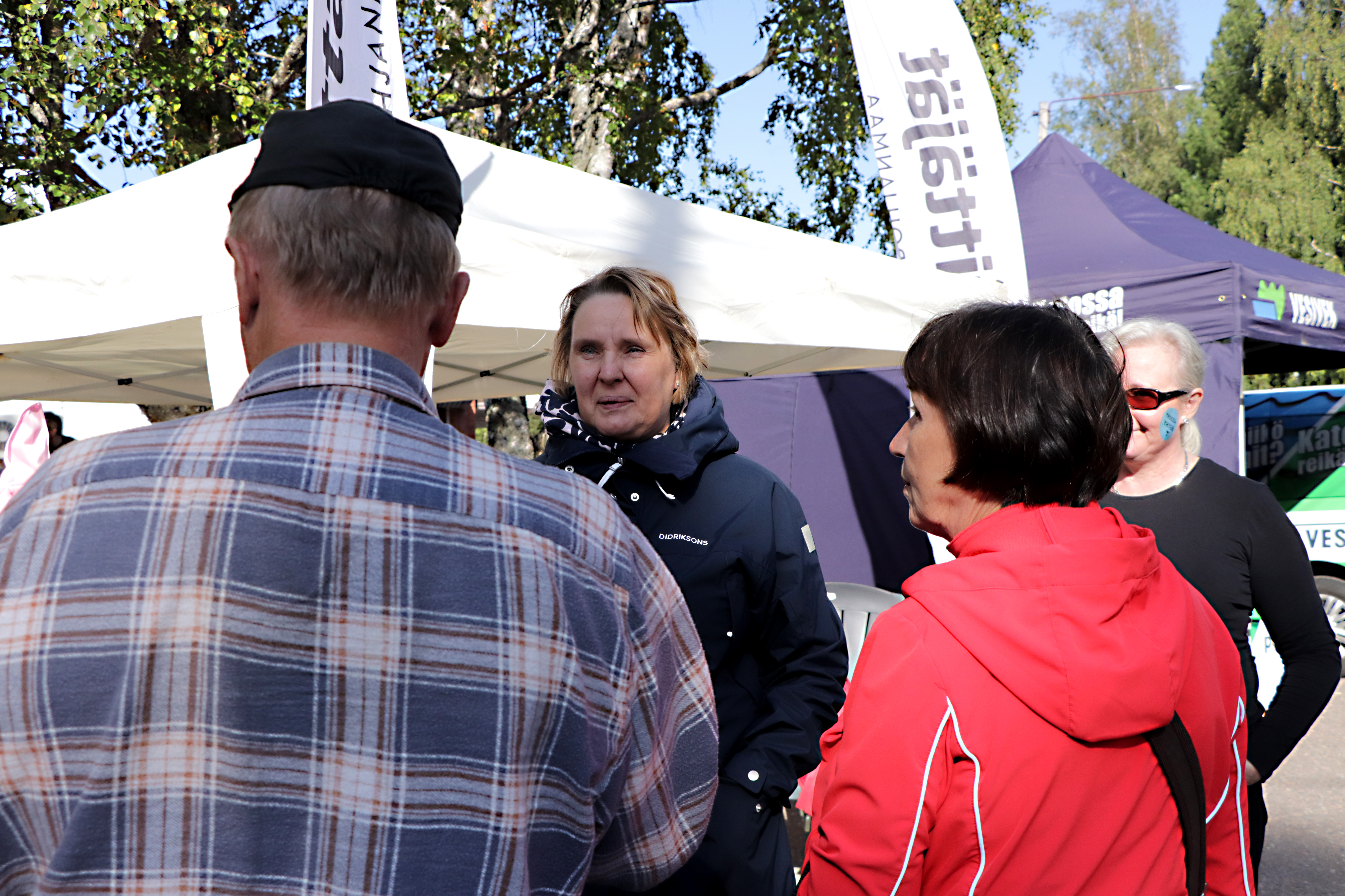 Siikajoen Yrittäjät olivat näkyvästi mukana Paavolassa. Yrittäjyydestä oli kertomassa myös Pohjois-Pohjanmaan Yrittäjien yhteyspäällikkö Sari Reinikainen-Laine.