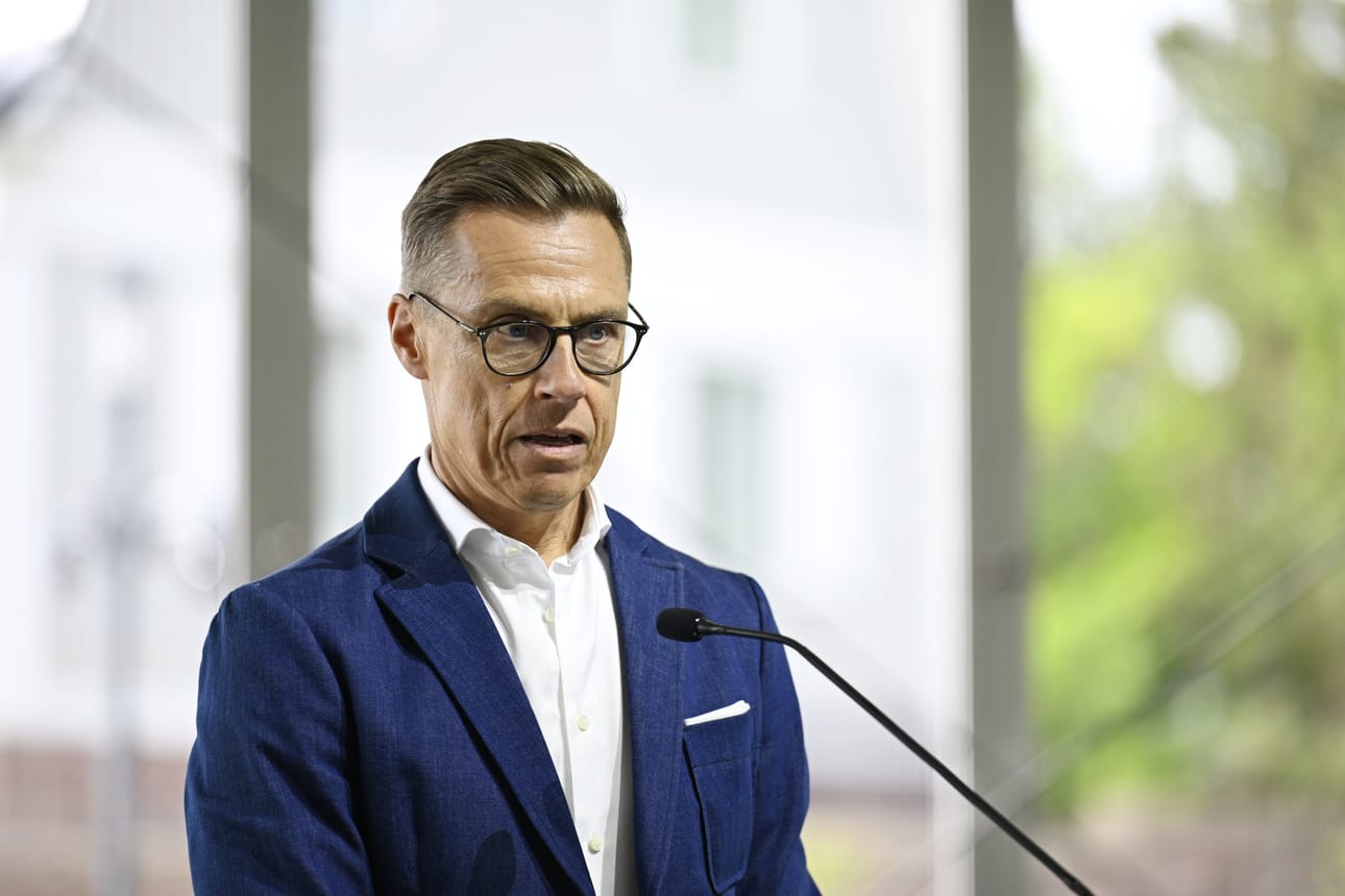 Presidentti Alexander Stubb on avannut vuosittaiset Kultaranta-keskustelut presidentin kesäasunnolla Naantalissa. LEHTIKUVA / RONI REKOMAA