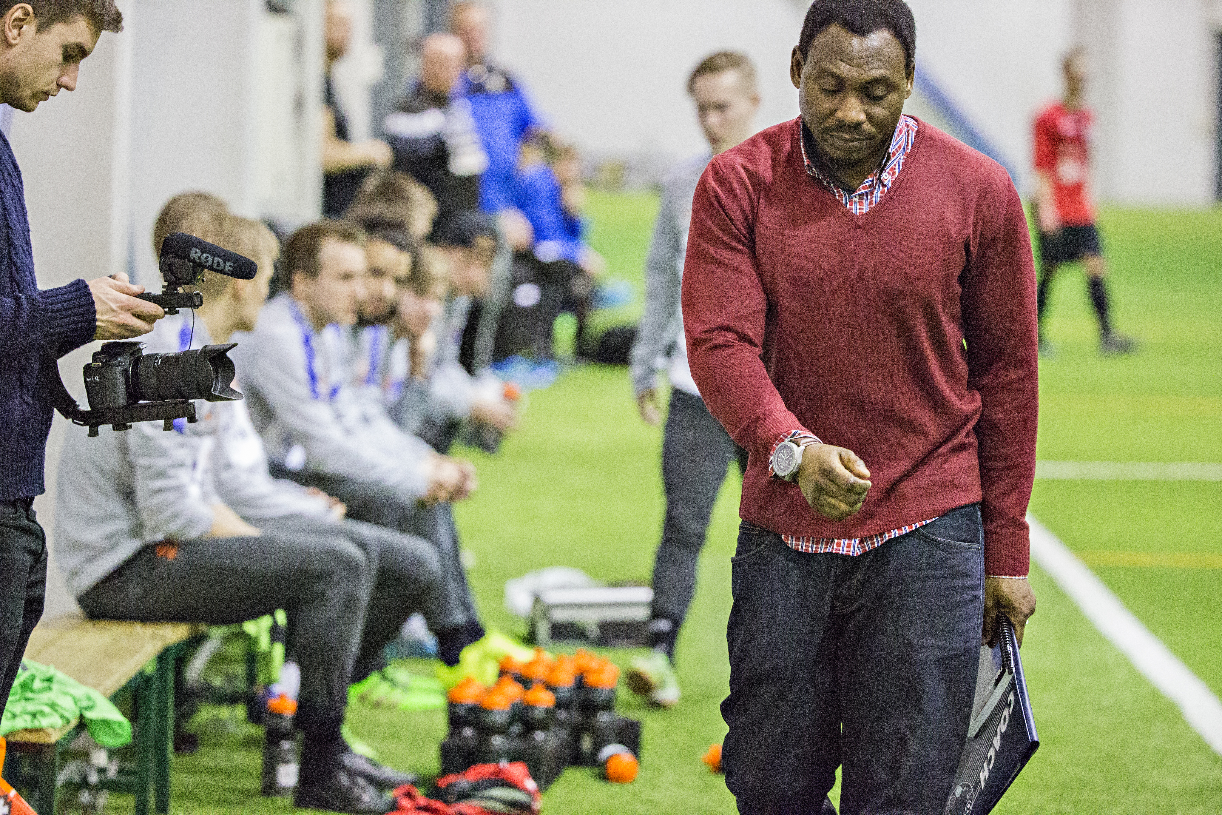 JS Herculeksen päävalmentaja Daniel Amokachi lupaa Boltille suoran sopimuksen joukkueeseen. Arkistokuva.