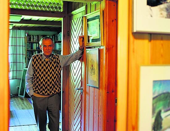 Veikko Huovinen kotonaan Sotkamossa.