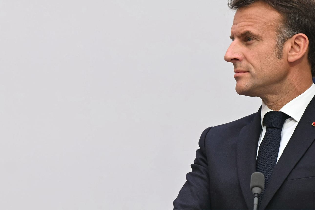 Ranskan presidentti Emmanuel Macron joutunee sinnittelemään toimikautensa viimeiset vuodet poliittisesti eri linjoilla olevan, todennäköisesti hyvin oikeistolaisen hallituksen kanssa. LEHTIKUVA / AFP