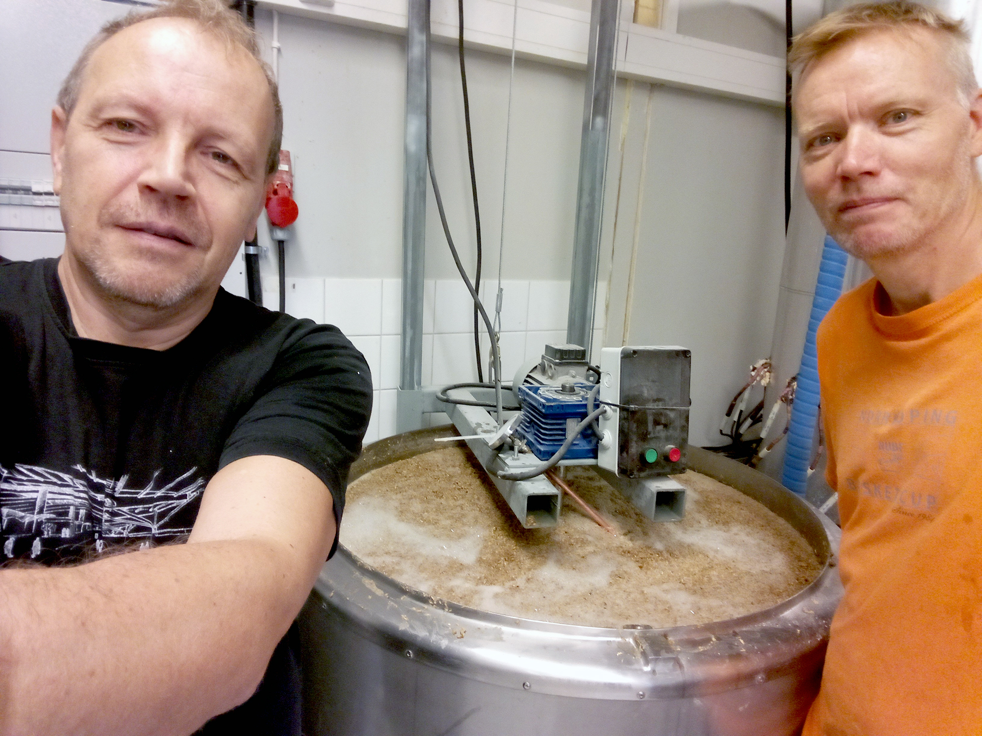 Ylikylä panimon Pekka Junnila ja Esa Kivelä.