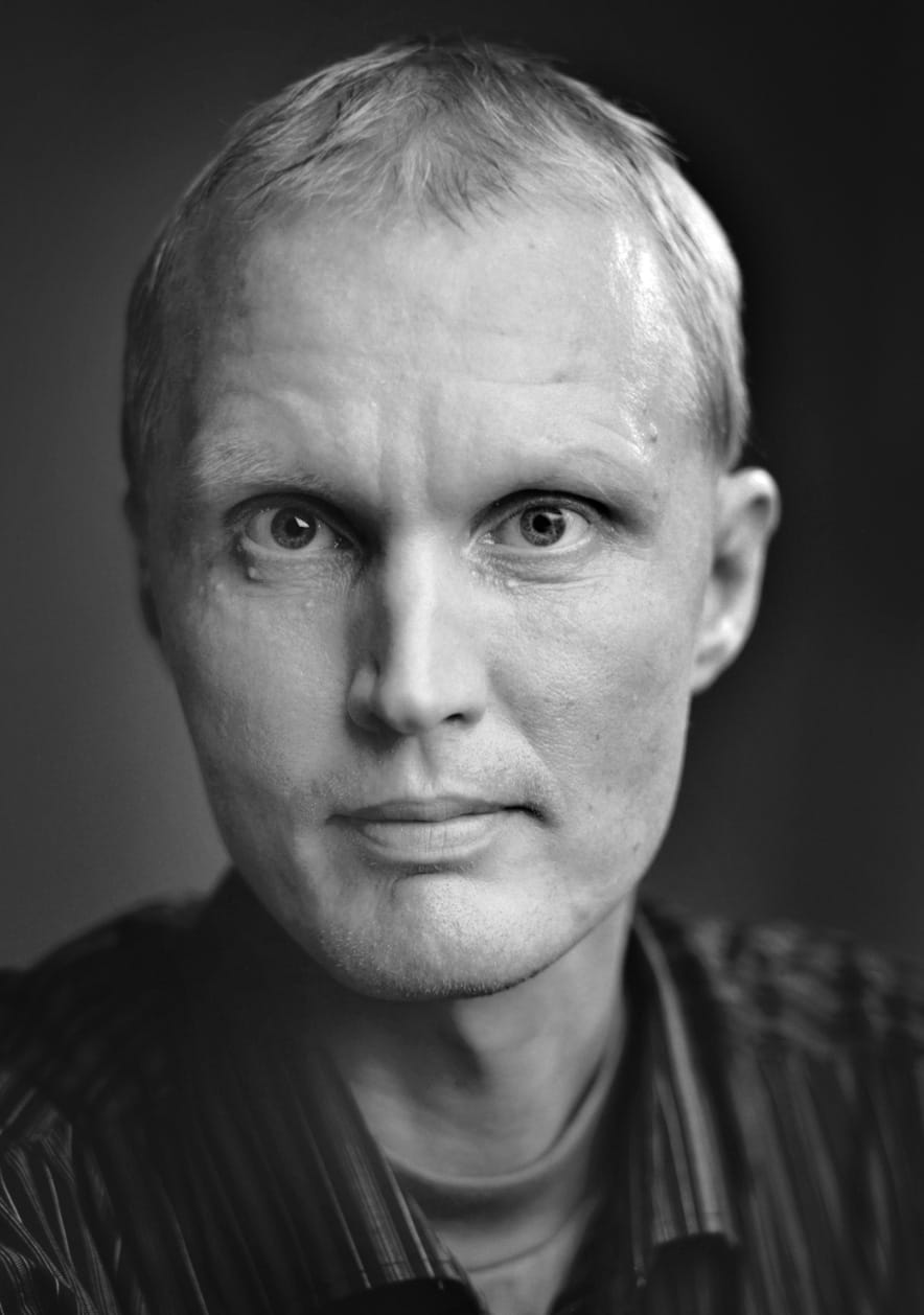 Historioitsija ja tietokirjailija Erkki Vettenniemi käy elämäkerrassa läpi Marko Tapperin eli Marko Tapion nuoruusvuosia.