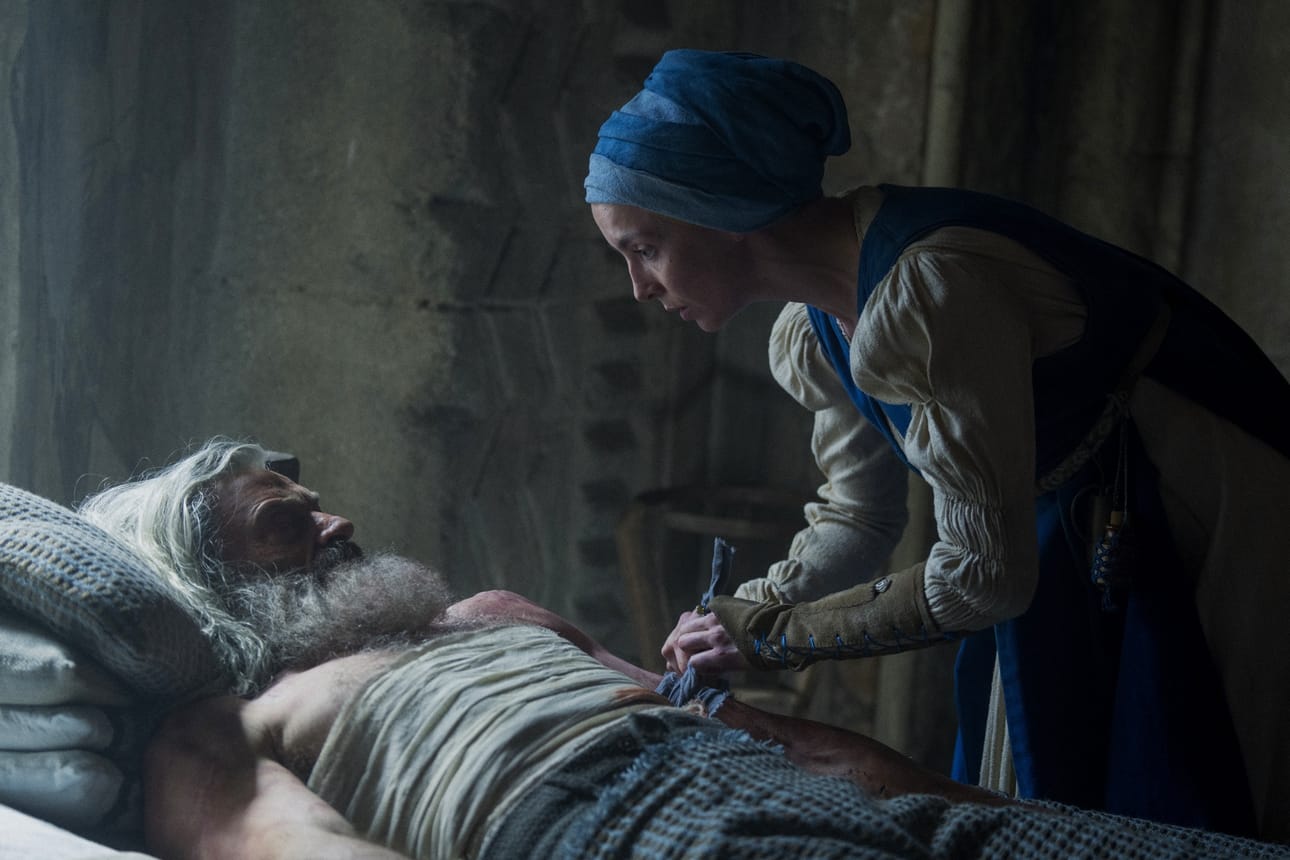 Robin Hood ei ole mikään sankari – enää, tai vielä. Hugh Jackman ja Jodie Comer edustavat vastavoimia Michael Sarnoskin näkemyksellisessä elokuvassa.