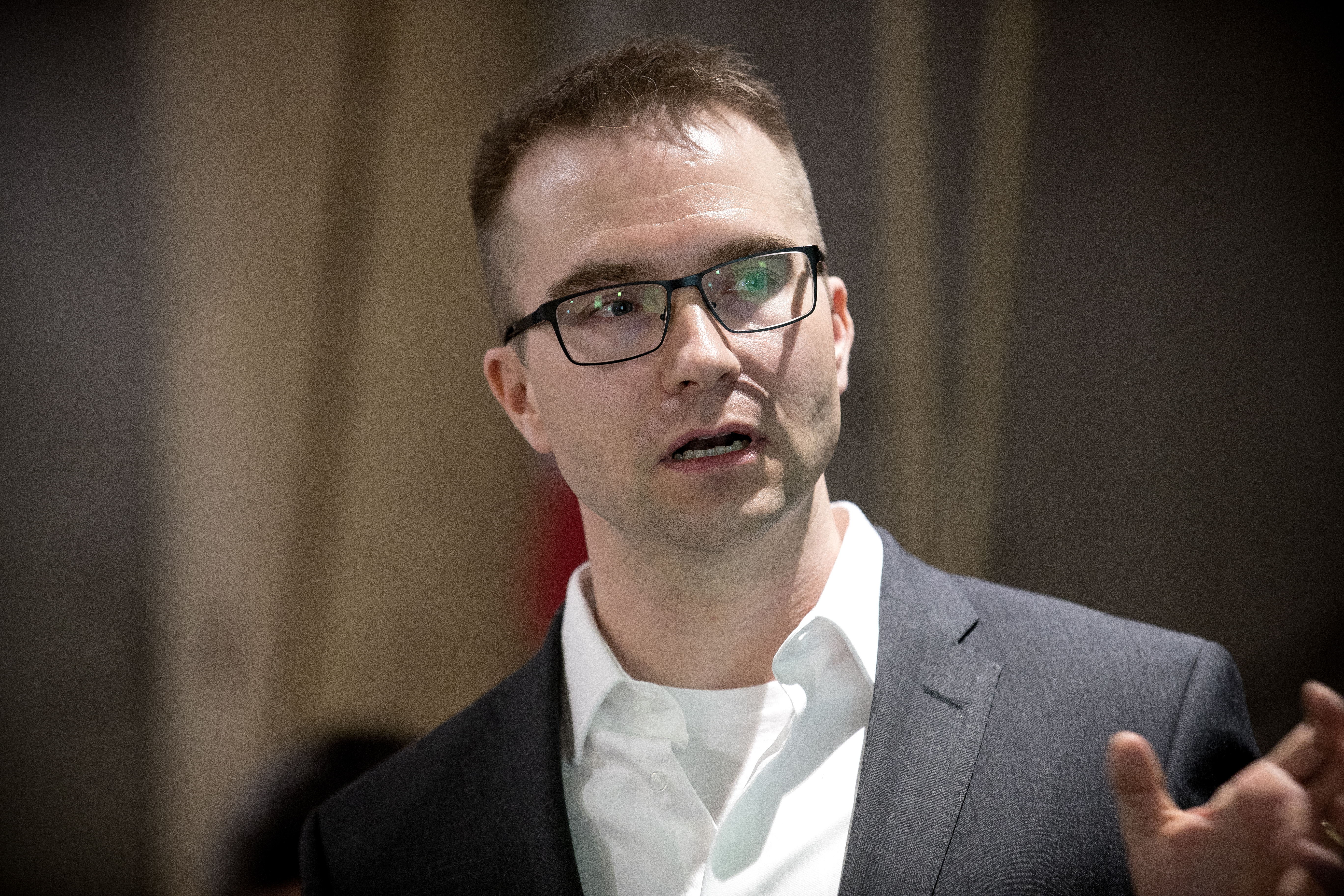 Ari Jurvansuu sanoi, että riidassa pärjää usein se osapuoli, jolla on paperit paremmassa kunnossa. Suomessakin sopimuksen sanamuoto on saanut vahvemman roolin sopimusten tulkintatilanteissa.