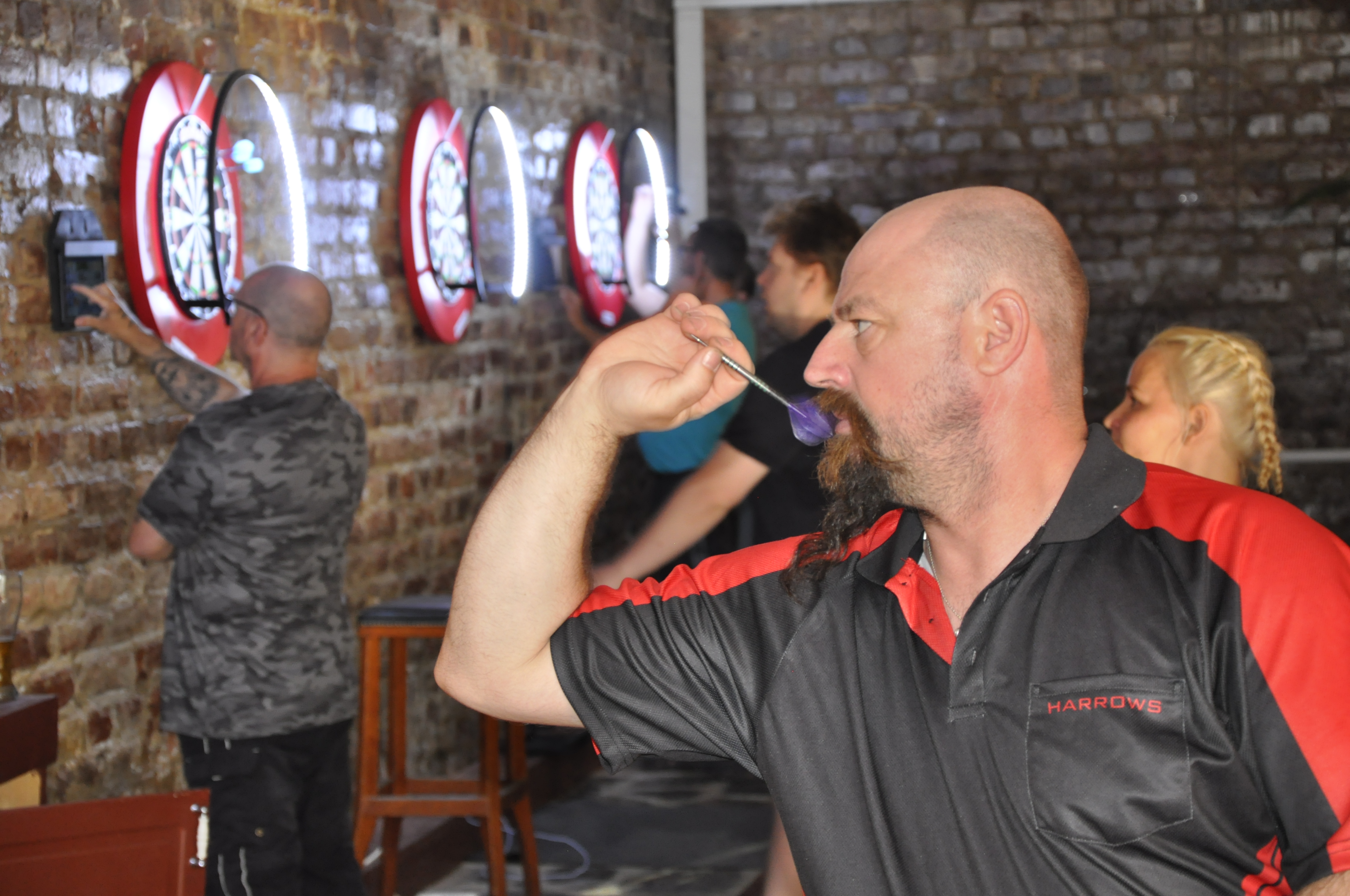 Darts-buumi on tuonut 50 vuotta täyttävän Wasa Dart Clubin kisoihin uusia heittäjiä