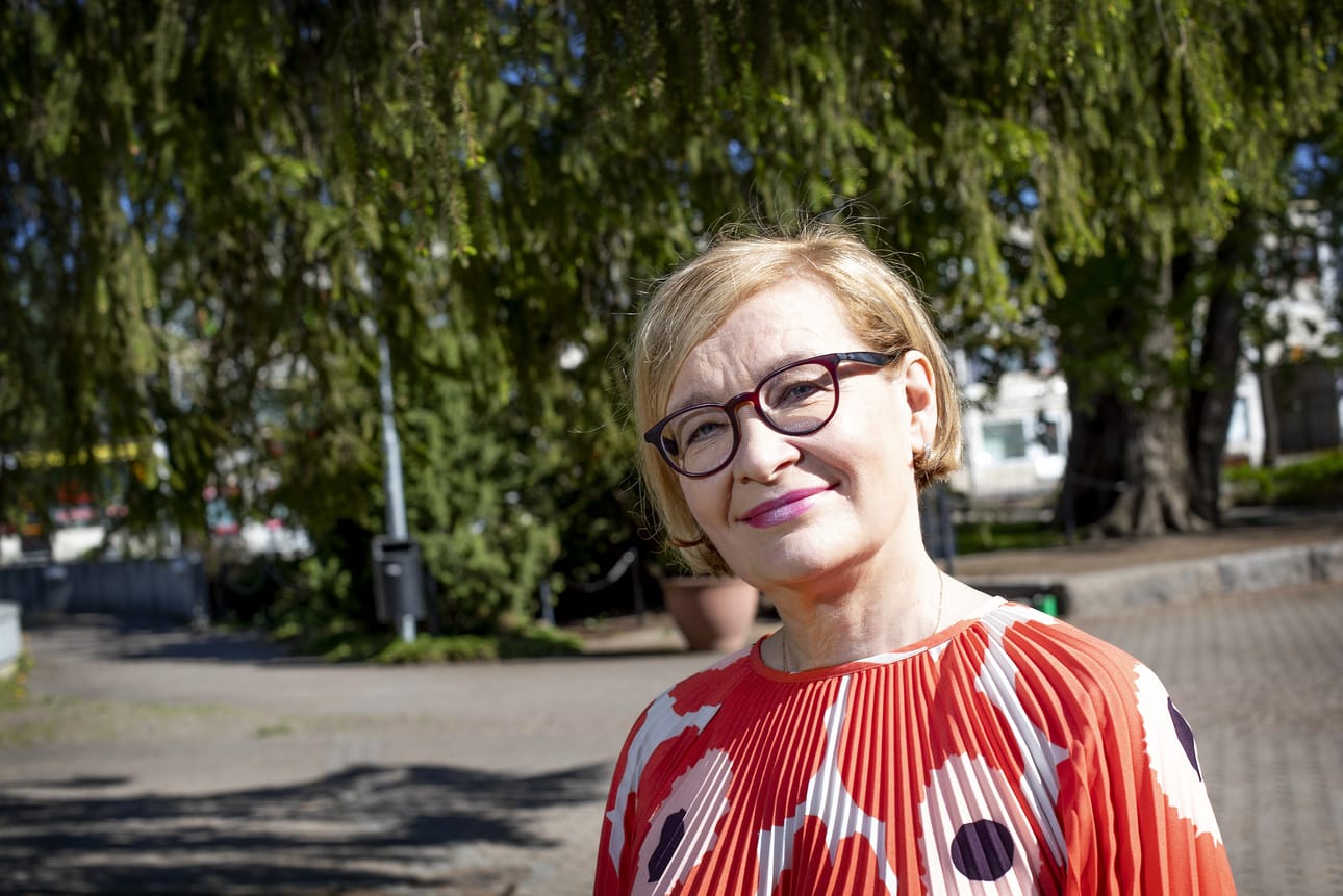 Etelä-Pohjanmaan aluevaltuusto hyväksyi terveydenhuollon asiakasmaksuja hyvinvointialueelle. Paula Risikon mukaan alueella on jo lain sallimat maksimit lähes kaikissa maksuissa.