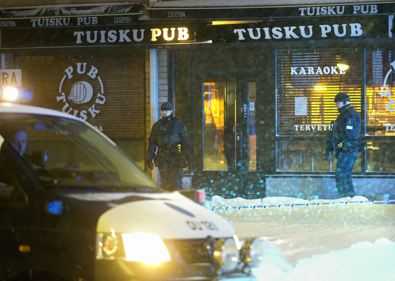 Kaksi miestä kuoli kirveeniskuista saamiinsa vammoihin keskiviikkoiltana Tuirassa.