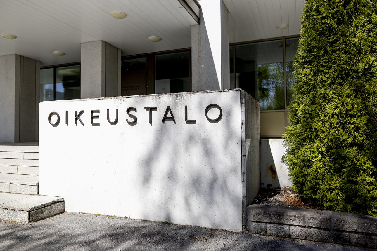 Etelä-Pohjanmaan käräjäoikeus tuomitsi rikoksia tehtailleen naisen vankeuteen.