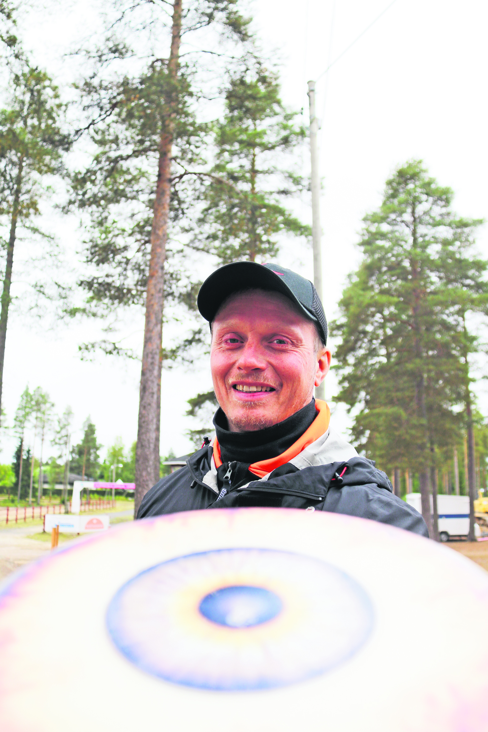 Tämä kiekko on kulkenut Teemu Holapan mukana jo vuosikausia.