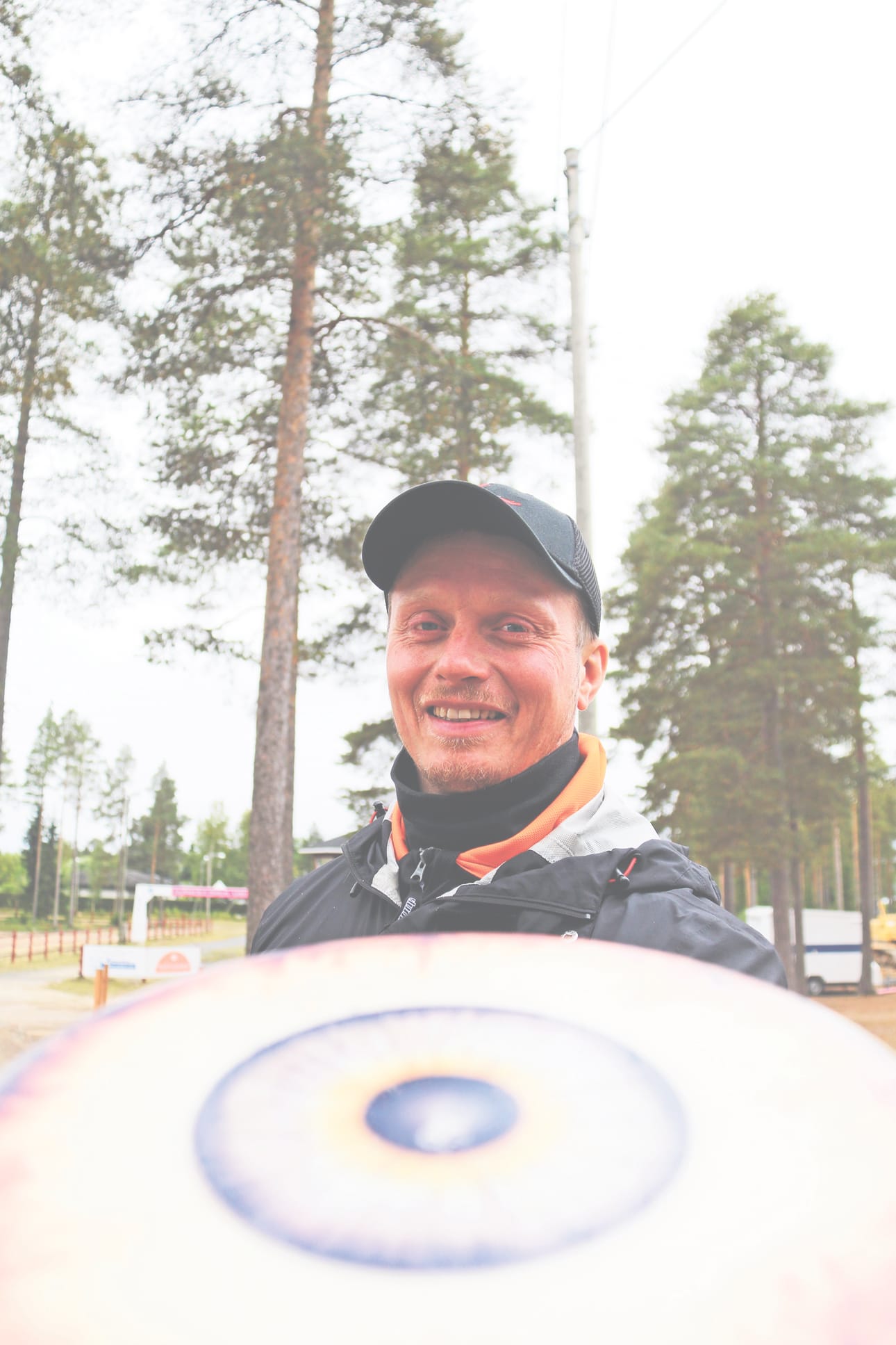 Tämä kiekko on kulkenut Teemu Holapan mukana jo vuosikausia.