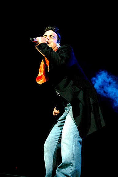Robbie Williams kipusi lavoille viimeksi kolme vuotta sitten. Nyt BBC:n järjestämä konsertti lähetetään livenä ympäri Eurooppaa Roundhousesta Lontoon Camdenista.