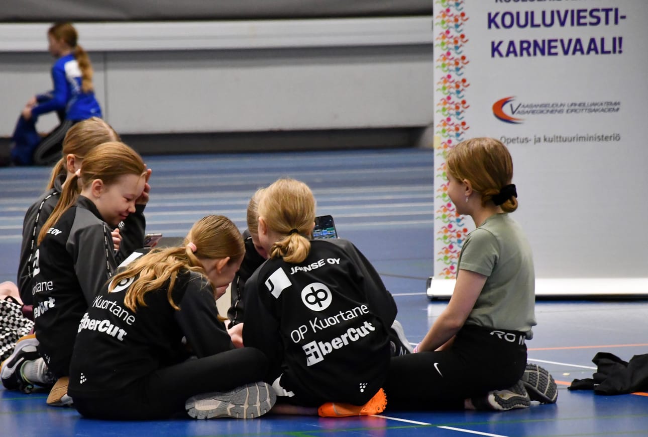 Kuortaneen tytöt kävivät läpi kisakokemuksiaan.