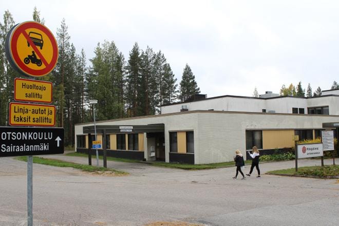 Entisen Ähtärin sairaalan tilat palvelevat nyt koulutiloina Otsonkoulun 1.–3.-luokkalaisia ja pienluokan oppilaita. KUVA: REIJO HEIKKILÄ
