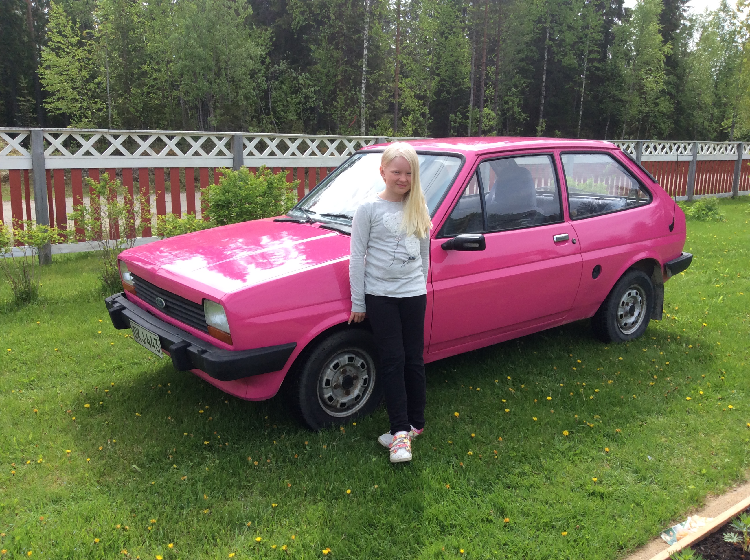 Ford Fiesta vm. 1981. Vielä saa kuski odottaa muutamia vuosia.
