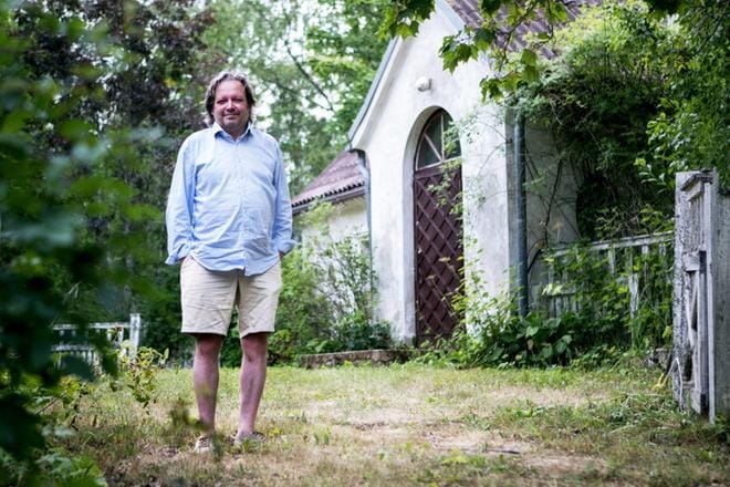 – Kun eroni tuli ilmi somessa, siellä ei kysytty syitä eroon, vaan kysyttiin, mitä luottamusmiespaikoilleni tapahtuu. Tyypillistä, naurahtaa Manu Korkman. KUVAT: OUTI NEUVONEN