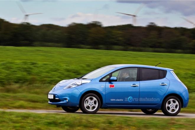 Nissan Leaf on kaikkien aikojen ensimmäinen vuoden autoksi valittu sähköauto. Tapahtumasta on kulunut kahdeksan vuotta ja sähköautobuumi odottaa edelleen itseään. ARKISTOKUVA: HANNU HÄYHÄ