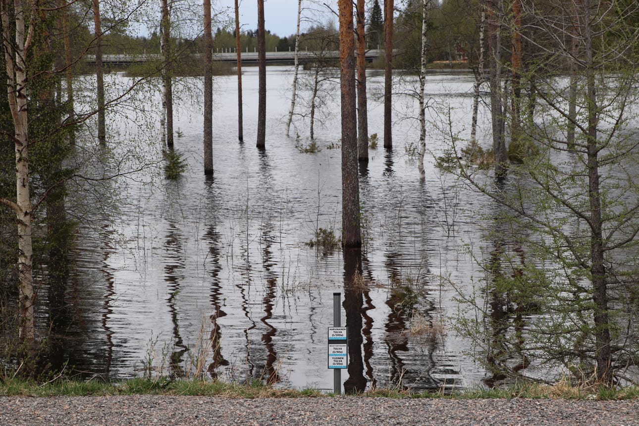 Rajamaanranta Iijoen sillalle päin kuvattuna 27.5.2020.