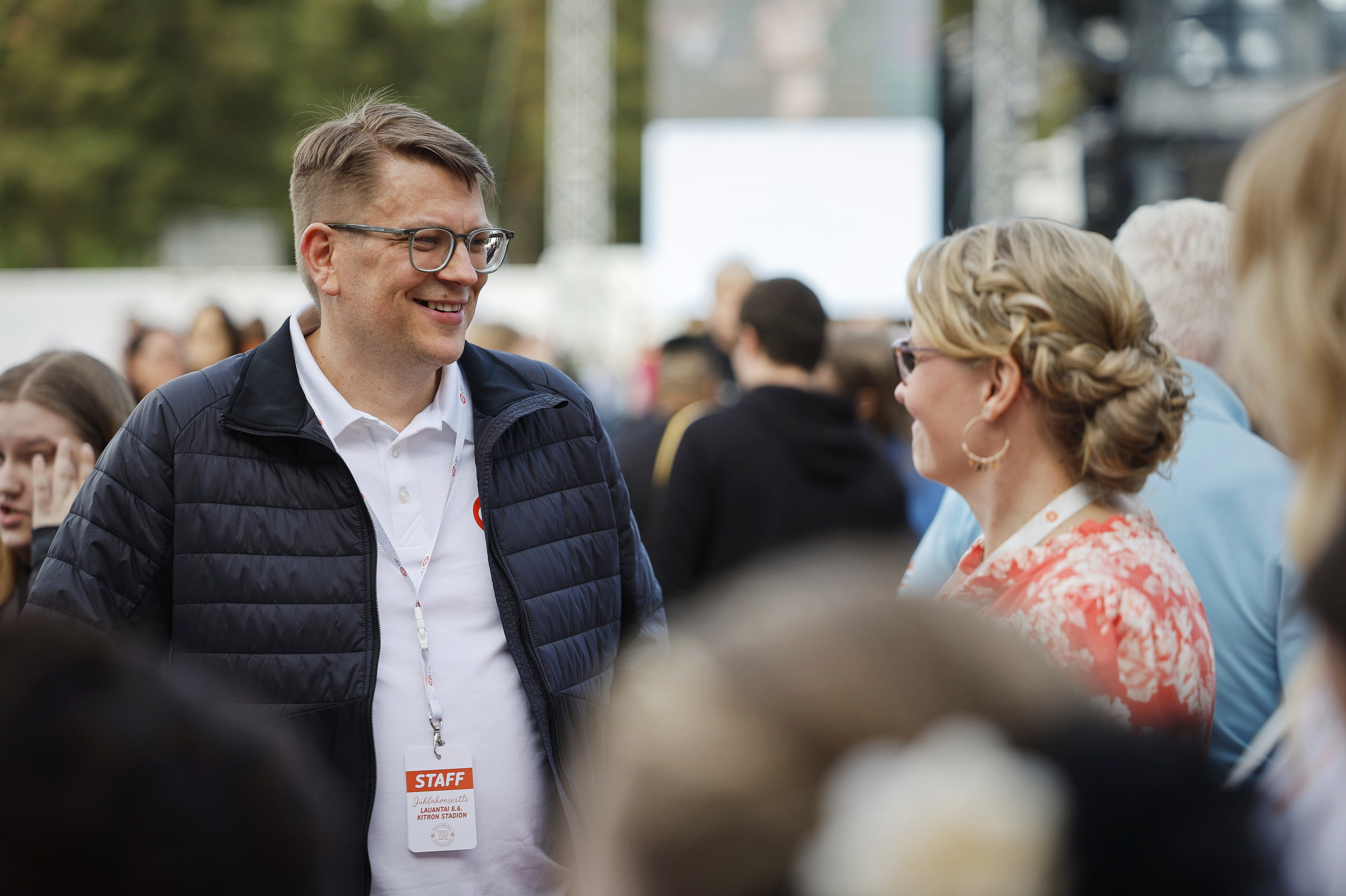 Matti Mäkinen ja Minna Sippola voivat todeta konsertin onnistuneen hetki ennen pääesiintyjää.