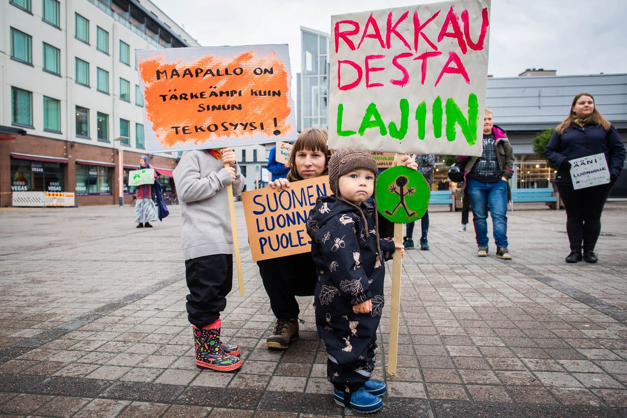 Rovaniemelläkin osoitettiin viime lauantaina mieltä luonnon puolesta.