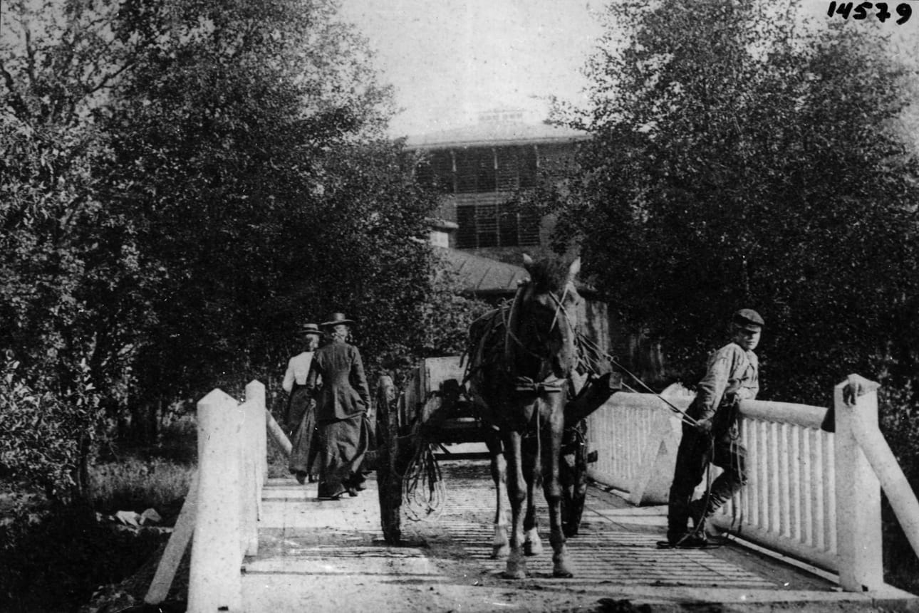 Hupisaaren sillat 1800-luvun lopulla.